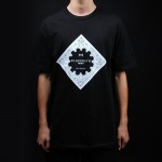 TEE_Paisley_Black_Front